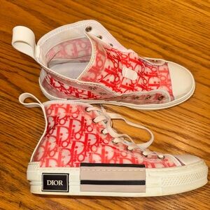 Dior B23 High Top
Red Blue Oblique size 38